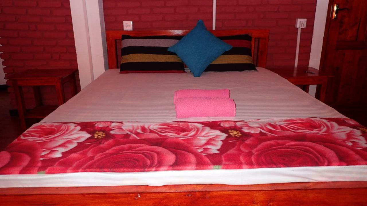 Bed and Breakfast Eco Salient View Елла Екстер'єр фото